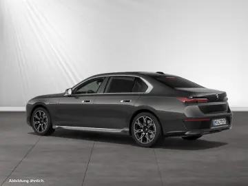 BMW 750e xDrive TV-Fond-Entertainment SkyLounge