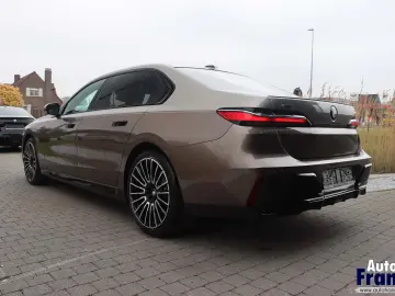 BMW 740D 4X4   M-SPORT   2-TONE   TV   LOUNGE   B&W