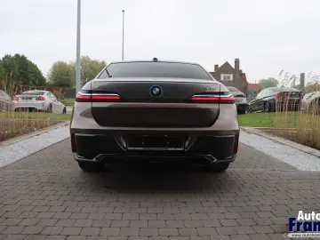 BMW 740D 4X4   M-SPORT   2-TONE   TV   LOUNGE   B&W