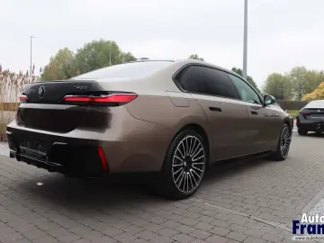 BMW 740D 4X4   M-SPORT   2-TONE   TV   LOUNGE   B&W