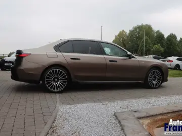 BMW 740D 4X4   M-SPORT   2-TONE   TV   LOUNGE   B&W