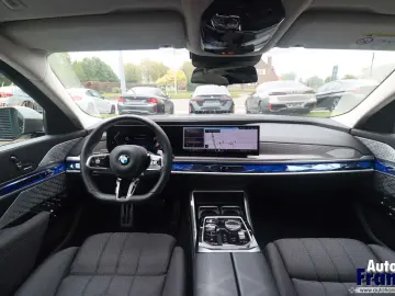 BMW 740D 4X4   M-SPORT   2-TONE   TV   LOUNGE   B&W