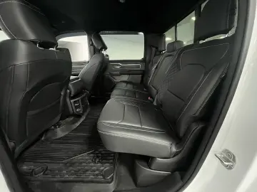 DODGE RAM 5 7l V8  Longbed  AHK   SHZ  4x4