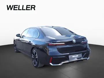 BMW 740d xDr M SPORT FondEnt SkyL StHz 360 B&W DAPro