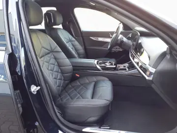 BMW 740d xDr M SPORT FondEnt SkyL StHz 360 B&W DAPro