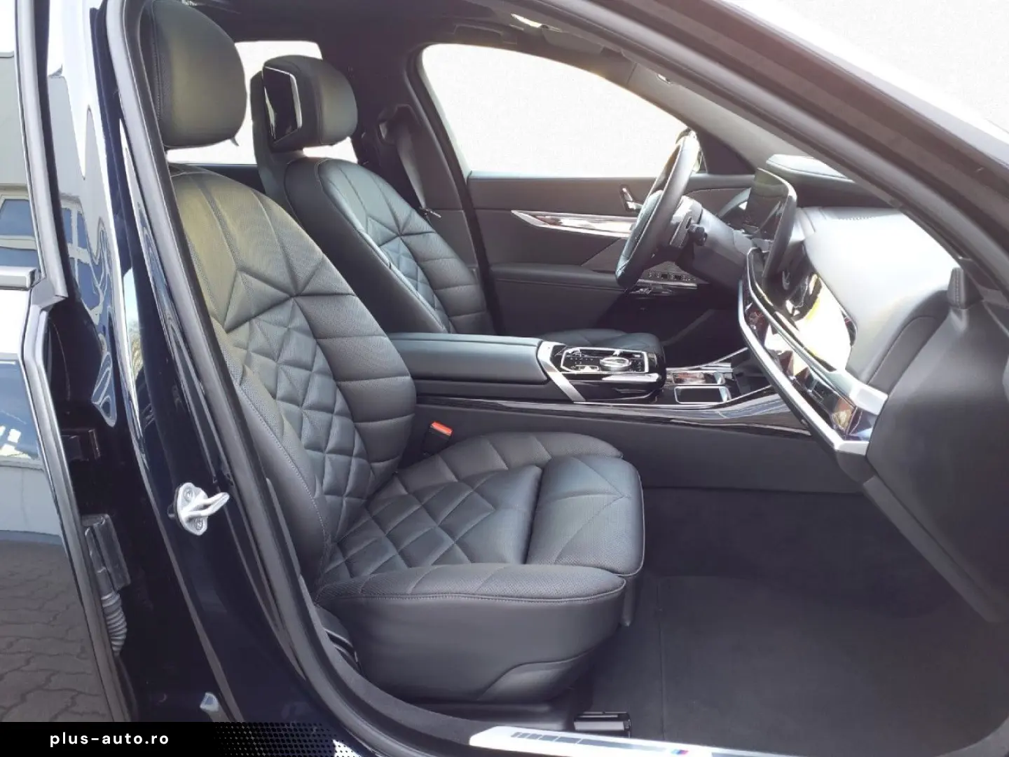 BMW 740d xDr M SPORT FondEnt SkyL StHz 360 B&W DAPro