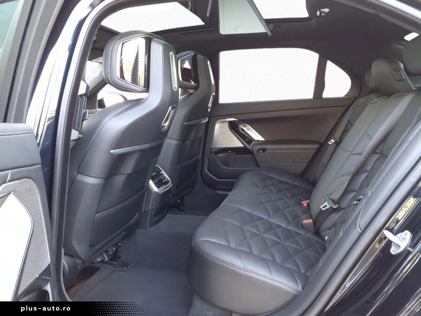 BMW 740d xDr M SPORT FondEnt SkyL StHz 360 B&W DAPro