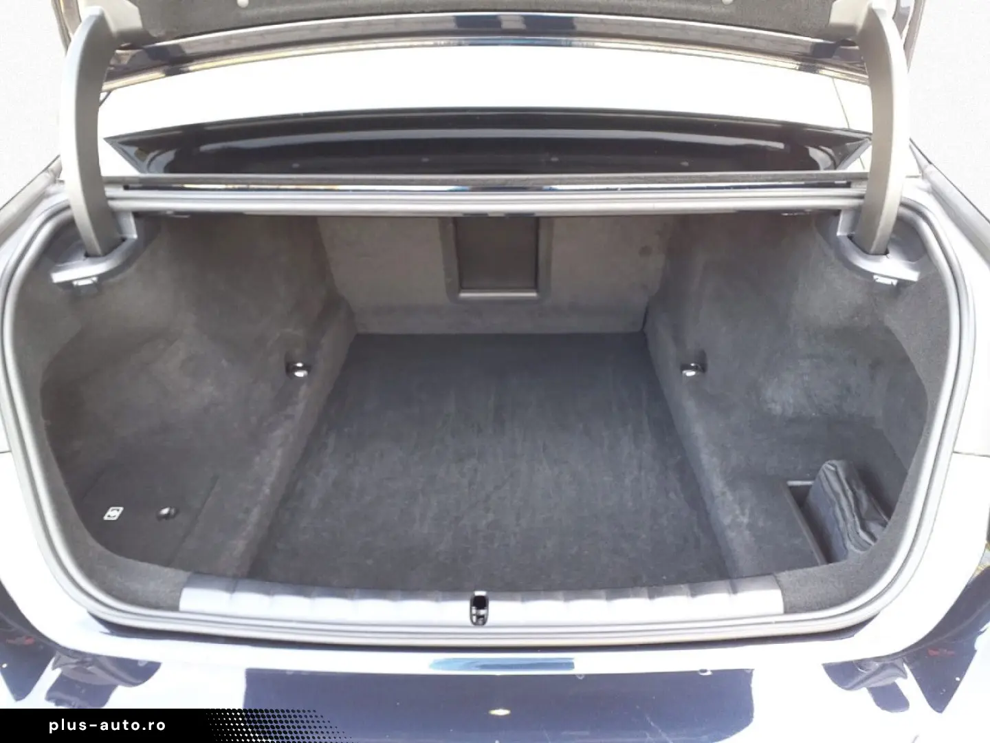 BMW 740d xDr M SPORT FondEnt SkyL StHz 360 B&W DAPro