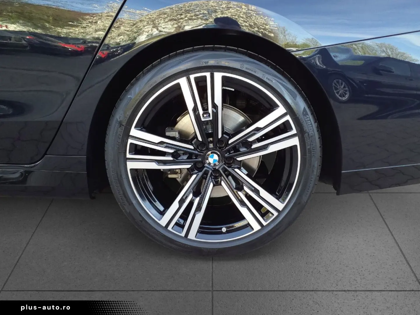 BMW 740d xDr M SPORT FondEnt SkyL StHz 360 B&W DAPro