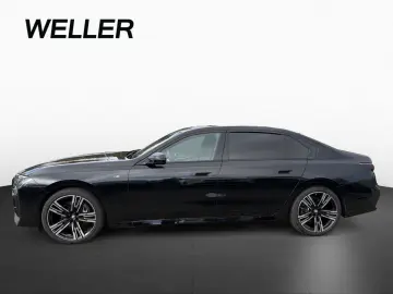 BMW 740d xDr M Sport Fond-Ent StHz SkyL Autobahn B&W