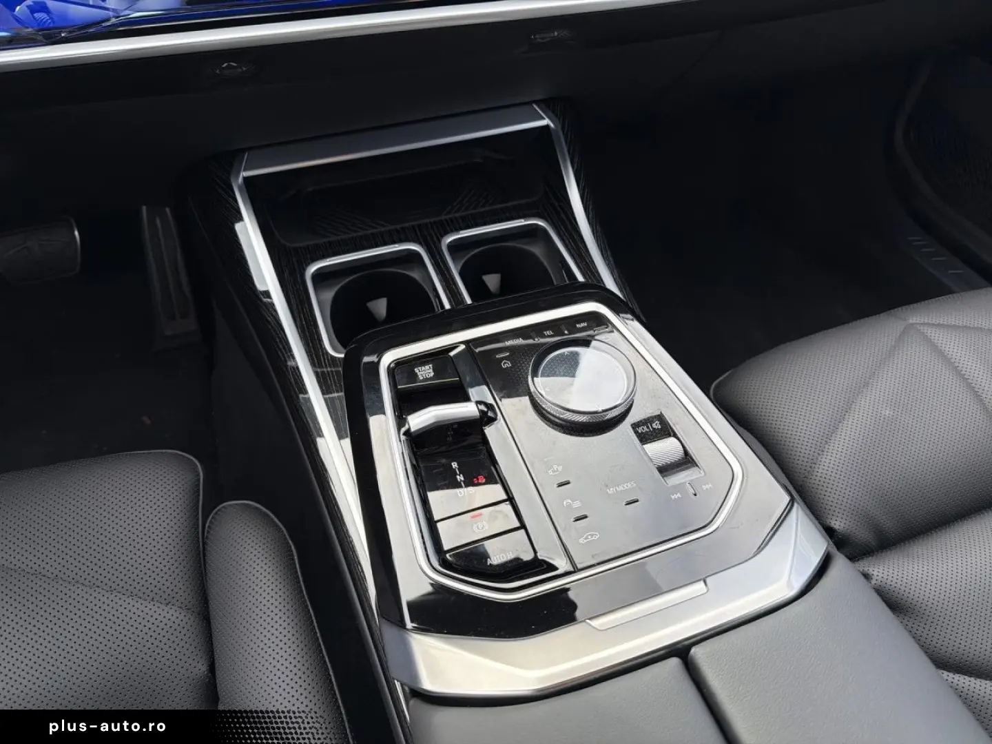 BMW 740d xDr M Sport Fond-Ent StHz SkyL Autobahn B&W