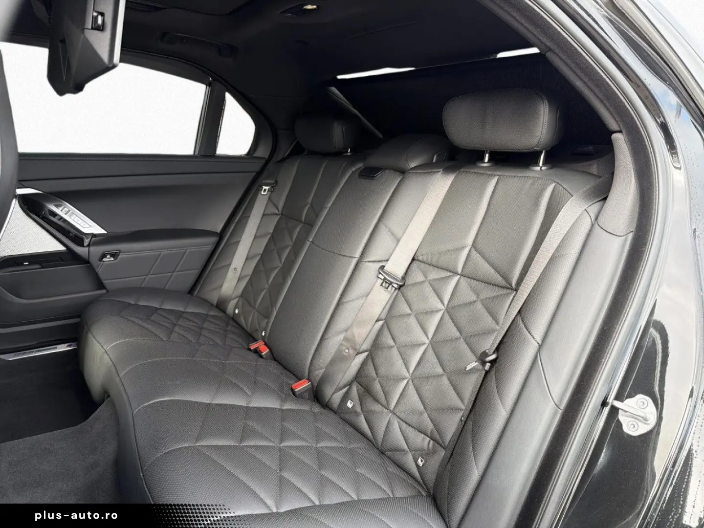 BMW 740d xDr M Sport Fond-Ent StHz SkyL Autobahn B&W