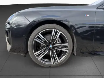 BMW 740d xDr M Sport Fond-Ent StHz SkyL Autobahn B&W