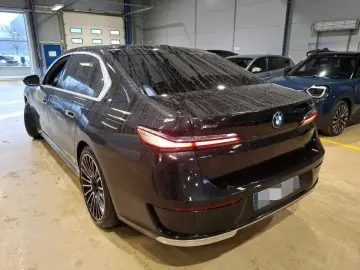 BMW 750e xDr. ExecLoundSeat.SkyLoun.FondEnt.Experien