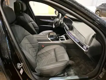 BMW 750e xDr. ExecLoundSeat.SkyLoun.FondEnt.Experien