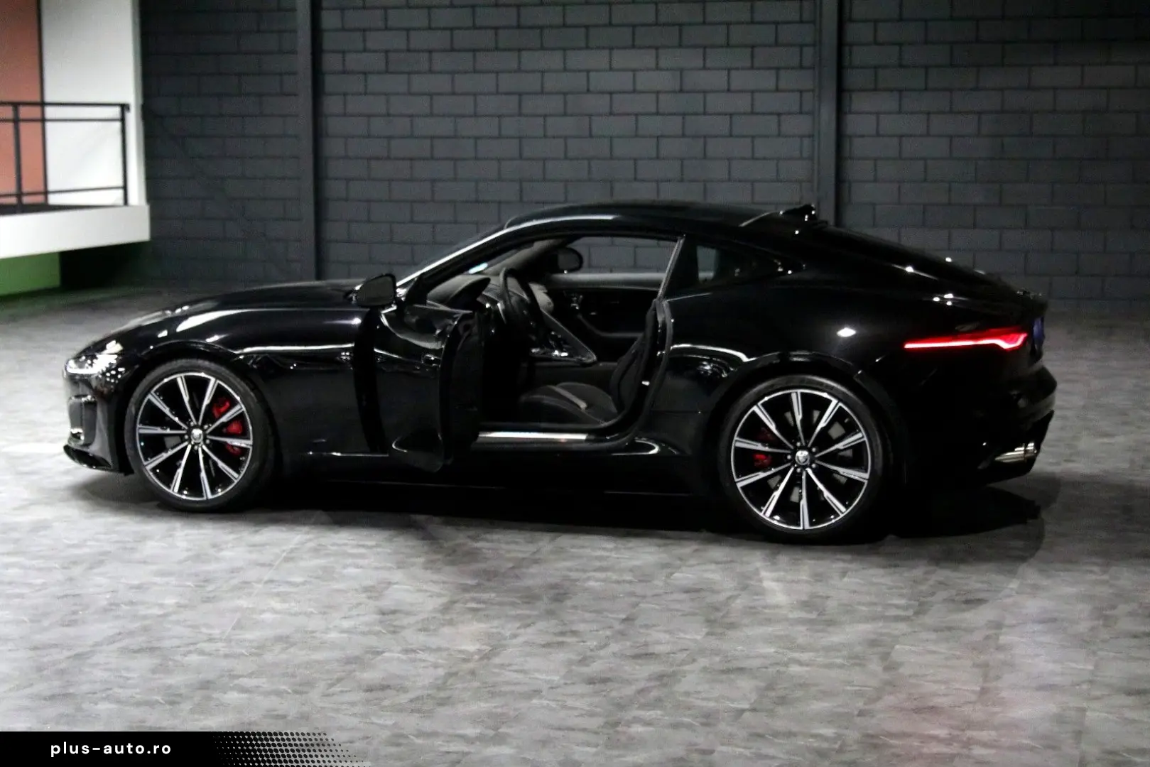 JAGUAR F-TYPE Coupe P575 R AWD 75R Edition Black