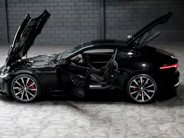 JAGUAR F-TYPE Coupe P575 R AWD 75R Edition Black