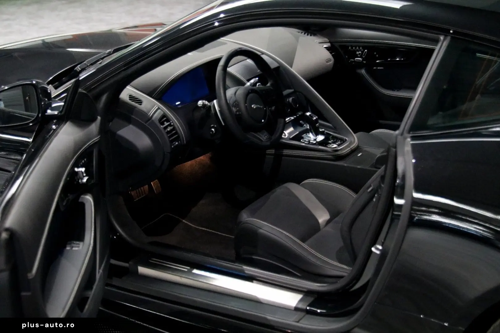 JAGUAR F-TYPE Coupe P575 R AWD 75R Edition Black
