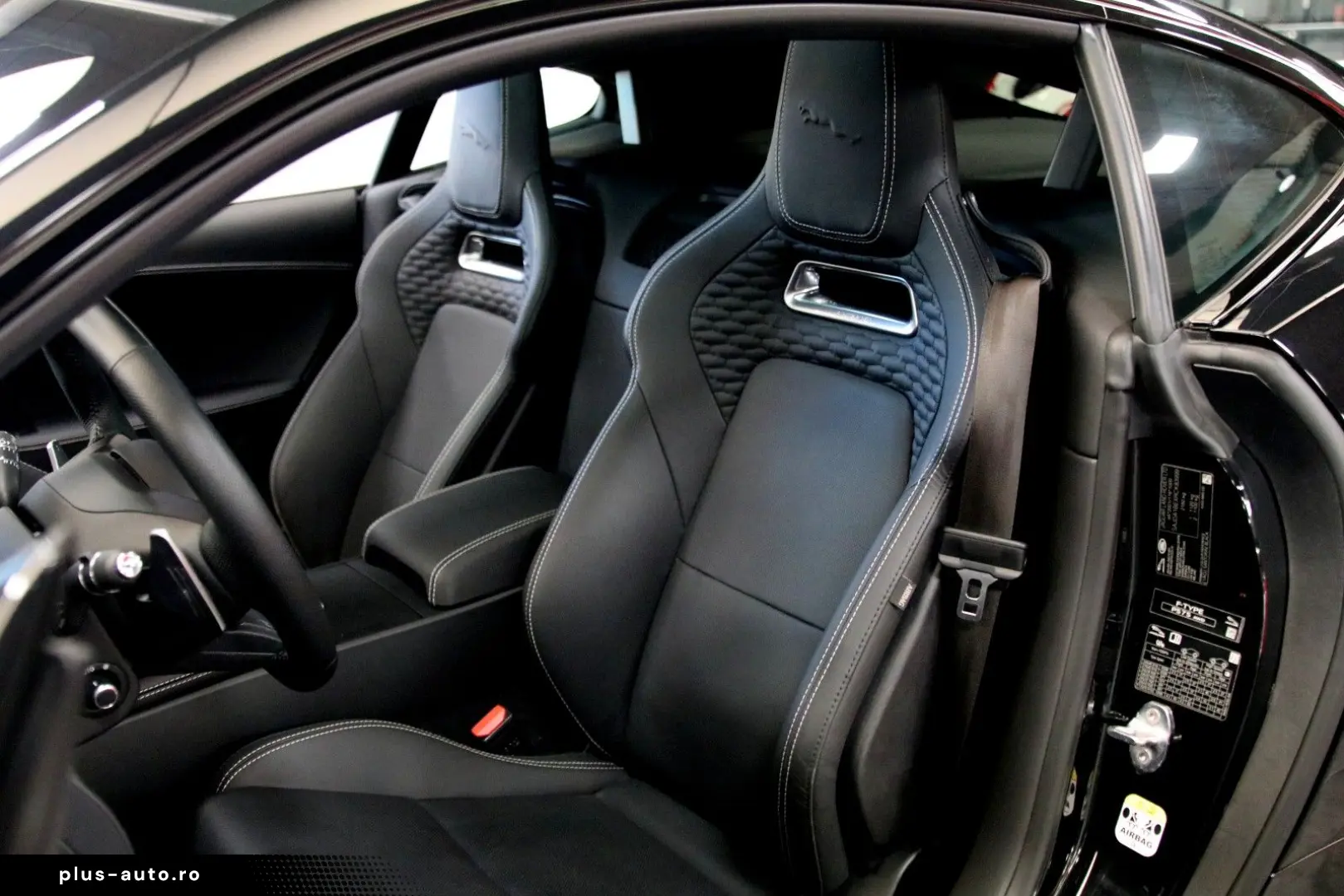 JAGUAR F-TYPE Coupe P575 R AWD 75R Edition Black