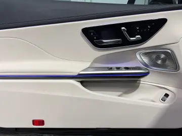 MERCEDES-BENZ CLE 300 4M Cabrio AMG Distronic Kamera&hellip;