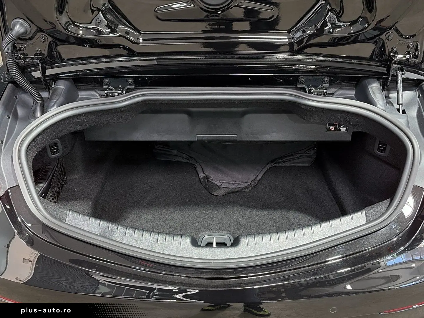 MERCEDES-BENZ CLE 300 4M Cabrio AMG Distronic Kamera&hellip;