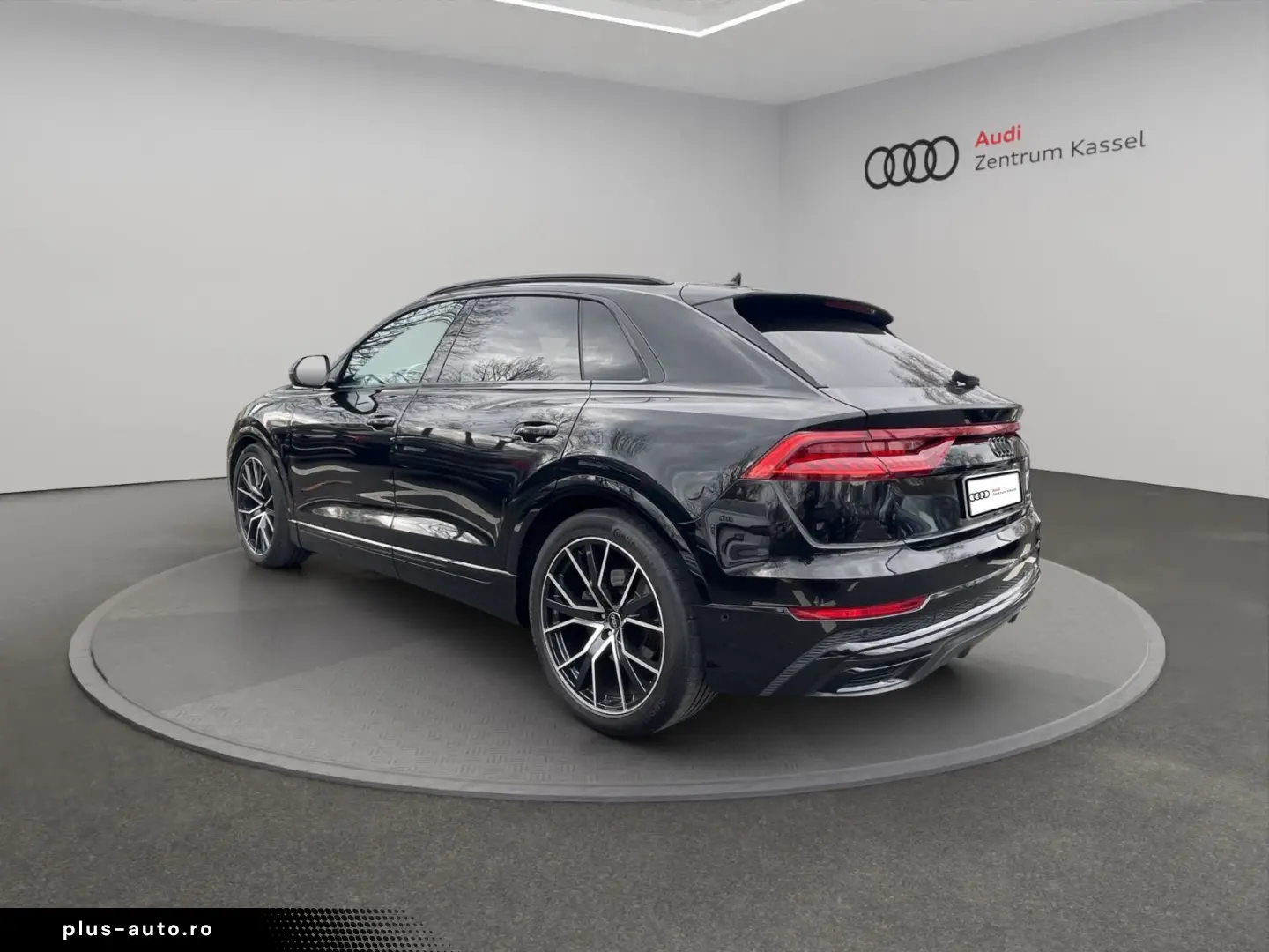 AUDI Q8 50 TDI quattro Matrix B&O Pano HuD AHK 360