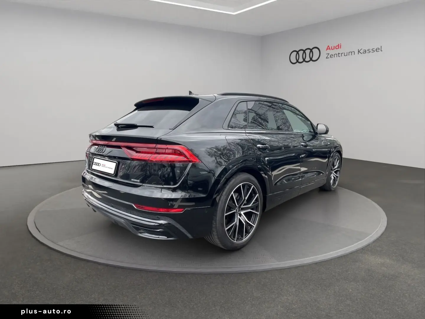 AUDI Q8 50 TDI quattro Matrix B&O Pano HuD AHK 360
