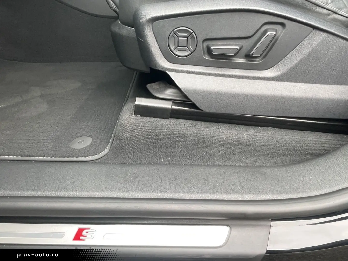 AUDI Q8 50 TDI quattro Matrix B&O Pano HuD AHK 360