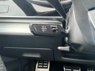 AUDI Q8 50 TDI quattro Matrix B&O Pano HuD AHK 360