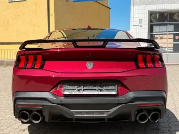Ford Mustang V8 5.0 DARK HoRSE