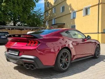 Ford Mustang V8 5.0 DARK HoRSE