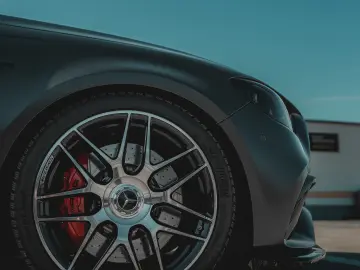 Mercedes-Benz E 63 AMG