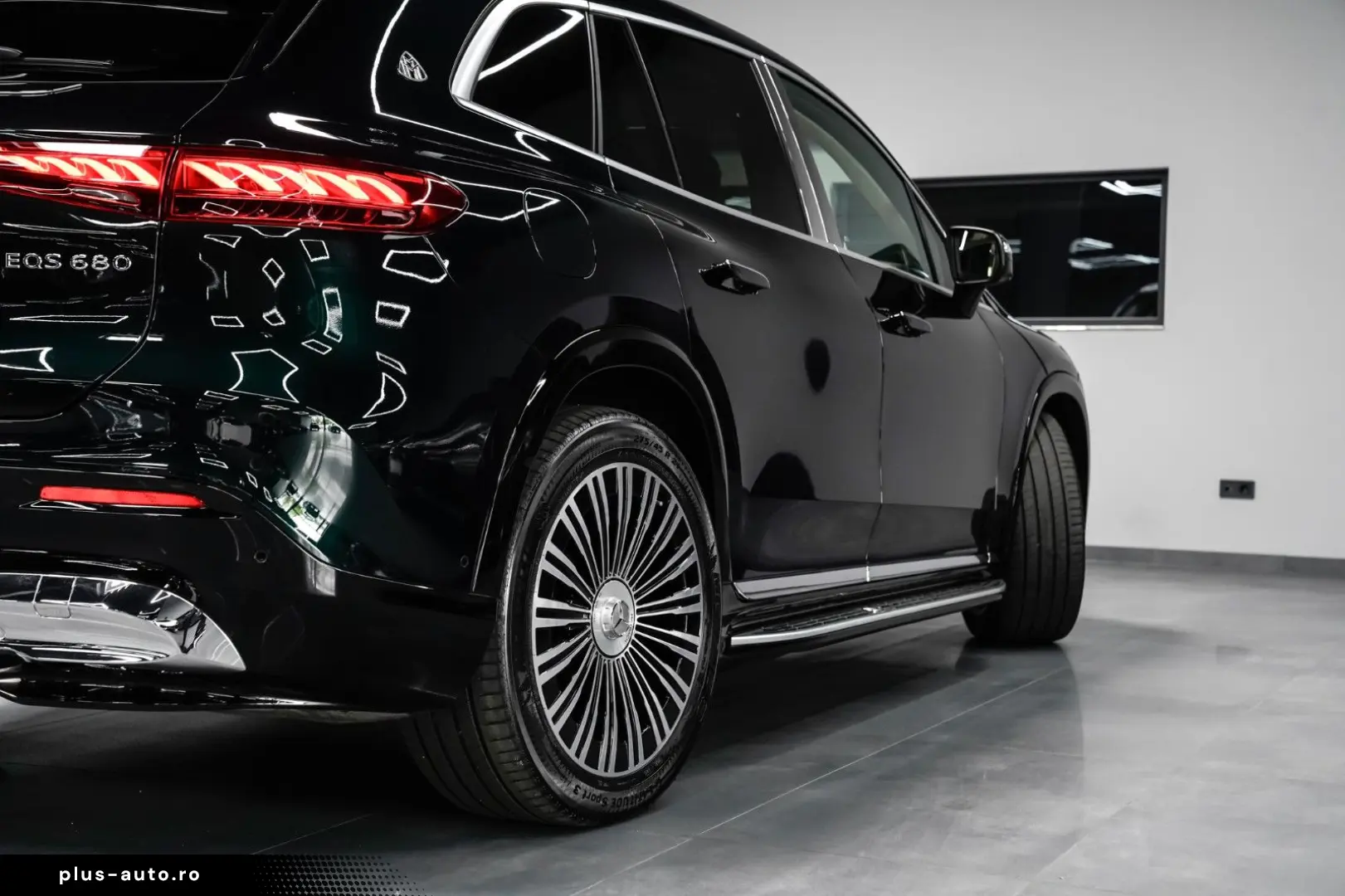 MERCEDES-BENZ EQS SUV Maybach 680  First Class Paket