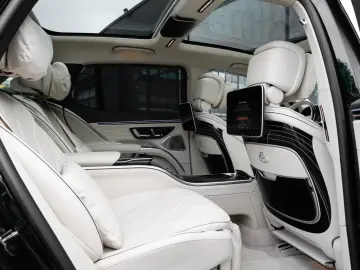 MERCEDES-BENZ EQS SUV Maybach 680  First Class Paket