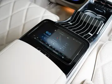 MERCEDES-BENZ EQS SUV Maybach 680  First Class Paket