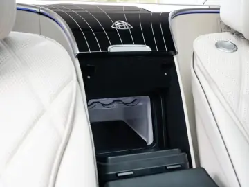 MERCEDES-BENZ EQS SUV Maybach 680  First Class Paket