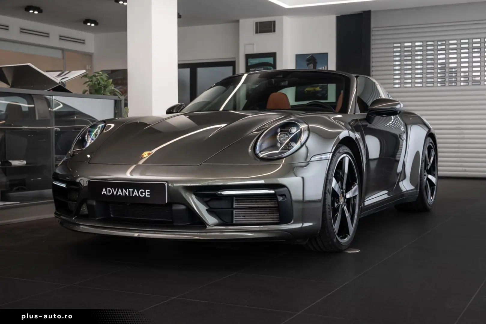 PORSCHE 911 Targa 4 Heritage Design Lift 360 LED