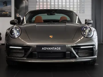 PORSCHE 911 Targa 4 Heritage Design Lift 360 LED