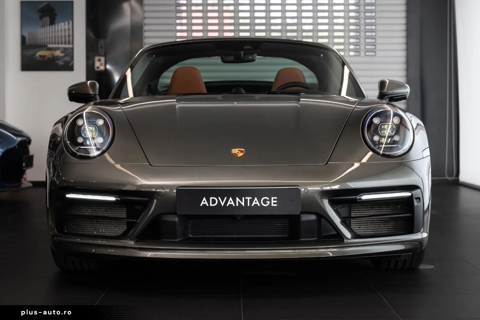 PORSCHE 911 Targa 4 Heritage Design Lift 360 LED