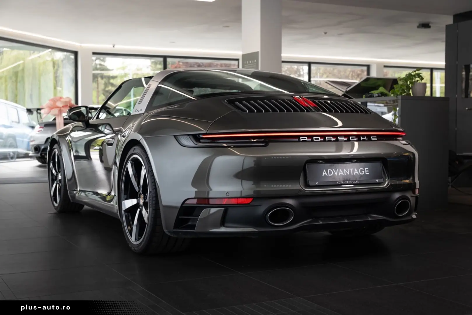 PORSCHE 911 Targa 4 Heritage Design Lift 360 LED