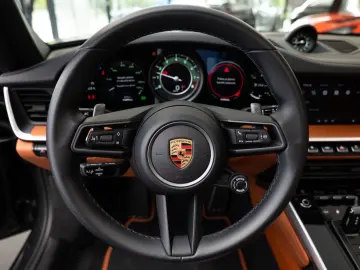 PORSCHE 911 Targa 4 Heritage Design Lift 360 LED
