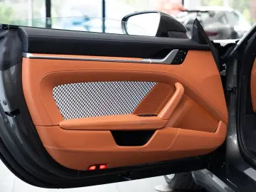 PORSCHE 911 Targa 4 Heritage Design Lift 360 LED