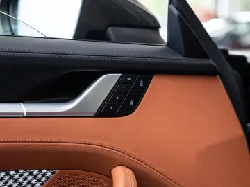 PORSCHE 911 Targa 4 Heritage Design Lift 360 LED