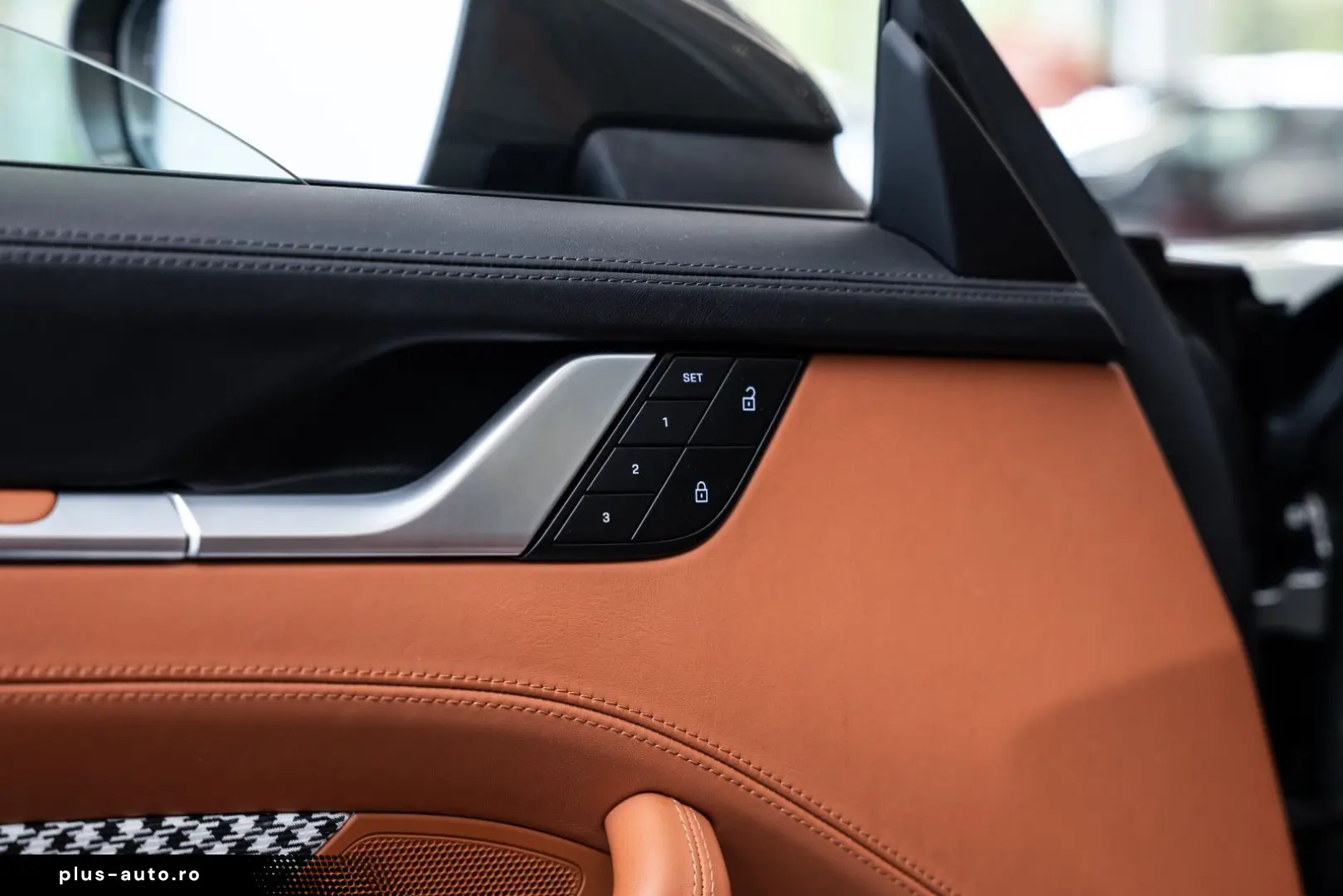 PORSCHE 911 Targa 4 Heritage Design Lift 360 LED