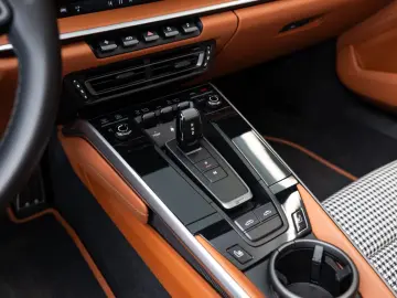 PORSCHE 911 Targa 4 Heritage Design Lift 360 LED
