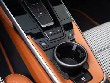 PORSCHE 911 Targa 4 Heritage Design Lift 360 LED