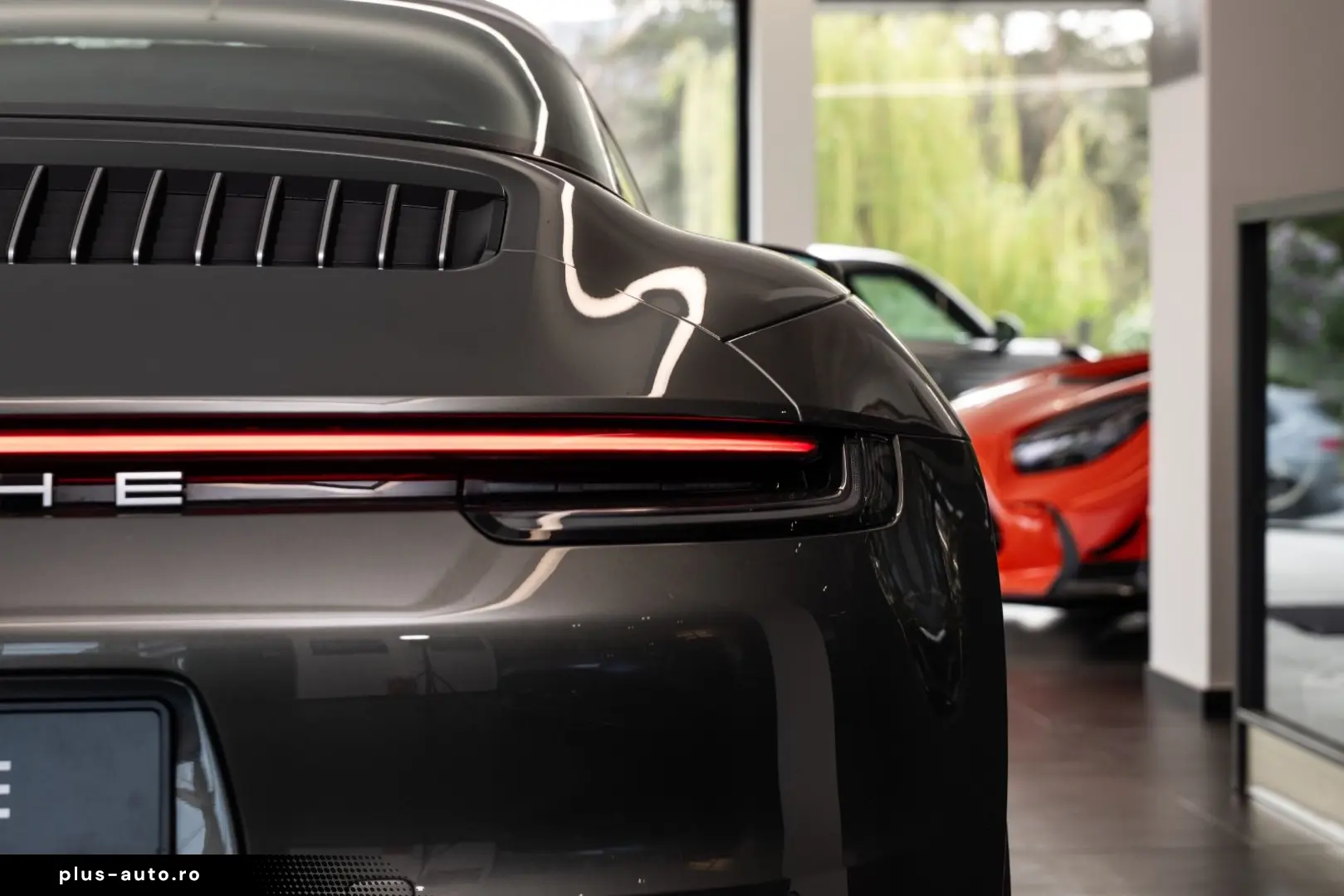 PORSCHE 911 Targa 4 Heritage Design Lift 360 LED
