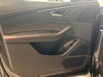 AUDI RSQ8 4.0 TFSI quattro Keramik Matrix Pano AHK