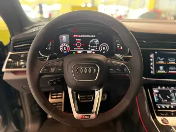 AUDI RSQ8 4.0 TFSI quattro Keramik Matrix Pano AHK