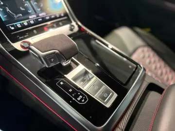 AUDI RSQ8 4.0 TFSI quattro Keramik Matrix Pano AHK